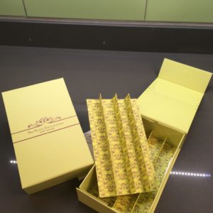 Écrin de 64 chocolats "Praliné"